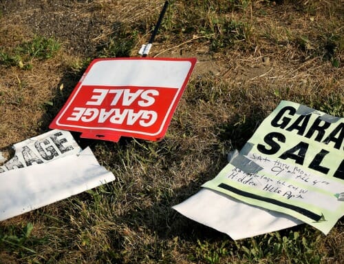 yard sale tips signage