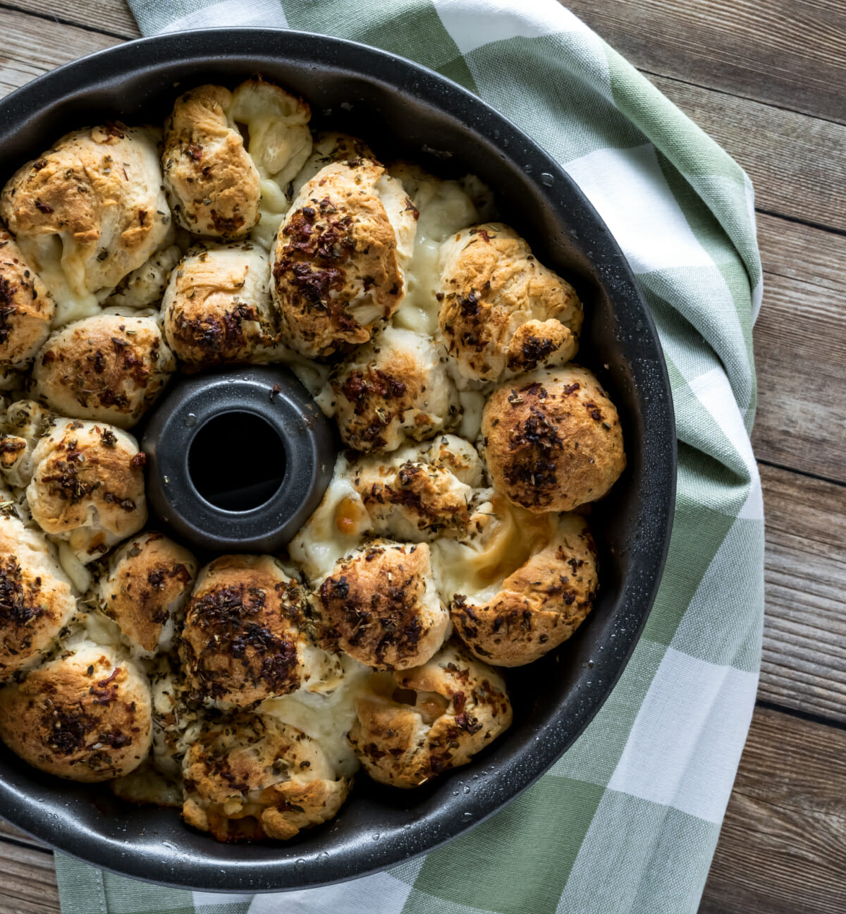 easy pull apart herb biscuits 