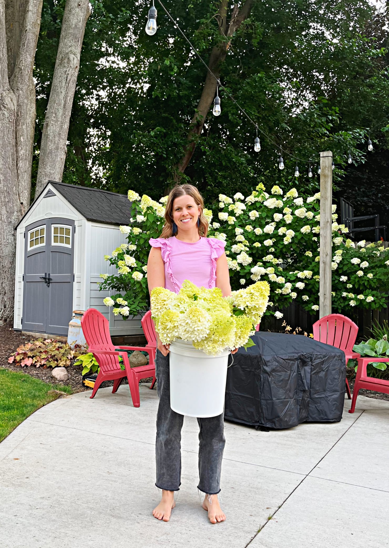 For me, August means football, back-to-school, frizzy hair from all the humidity, and hydrangeas. Personally, I'll take the hydrangeas and leave the rest! Click through for my favorite things (hydrangeas included!) via @andreadekker