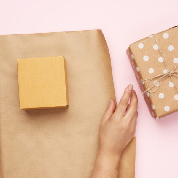 minimalist gift wraping