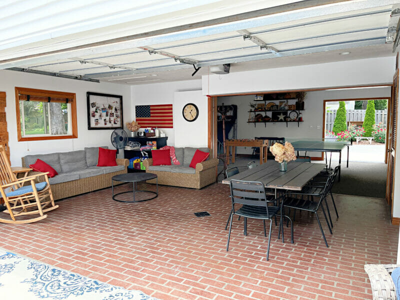 outbuilding entertaining area