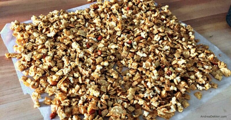 easy sweet and spicy snack mix