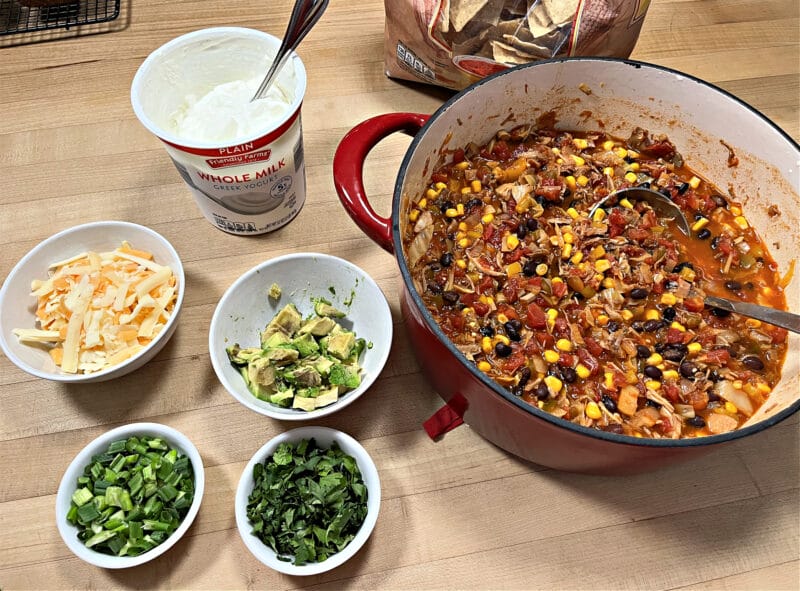 taco soup with toppings