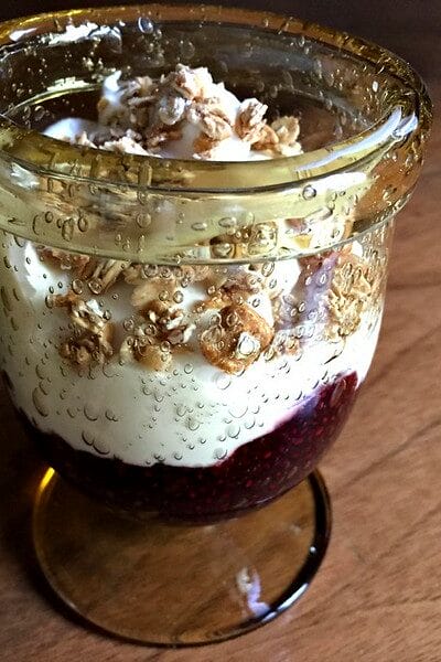 easy yogurt parfait recipe